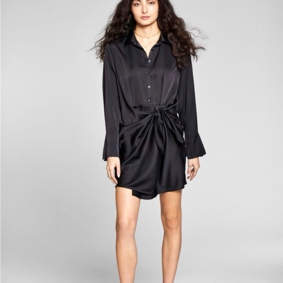 Chic Black Satin Dress - Picture 1 of 4